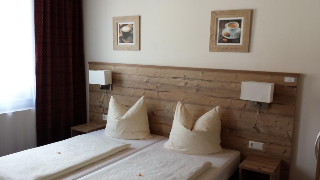Hotel Alte Krone Tubingen Ruang foto