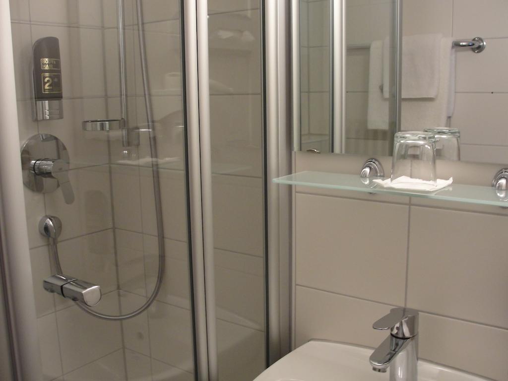 Hotel Alte Krone Tubingen Bagian luar foto